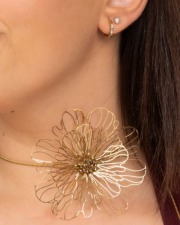 chocker-flor-gold