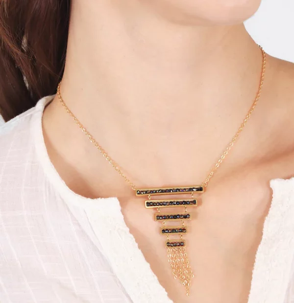 Collar Levity Black Escal Gold